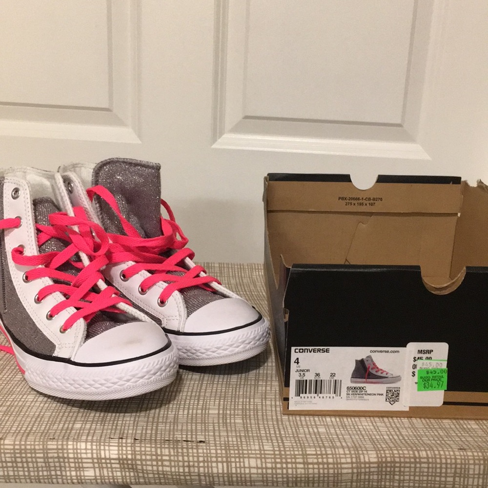 Girls converse